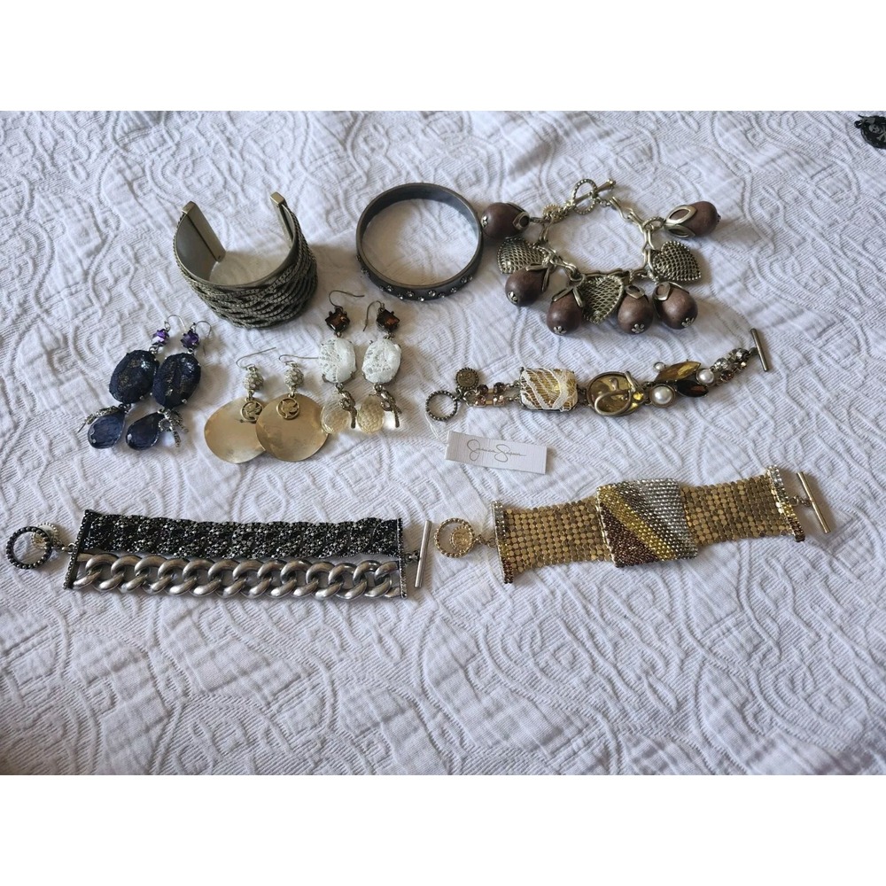 Jessica Simpson Costume Jewelry Set Of 9 Earrings & Bracelet Vintage‎